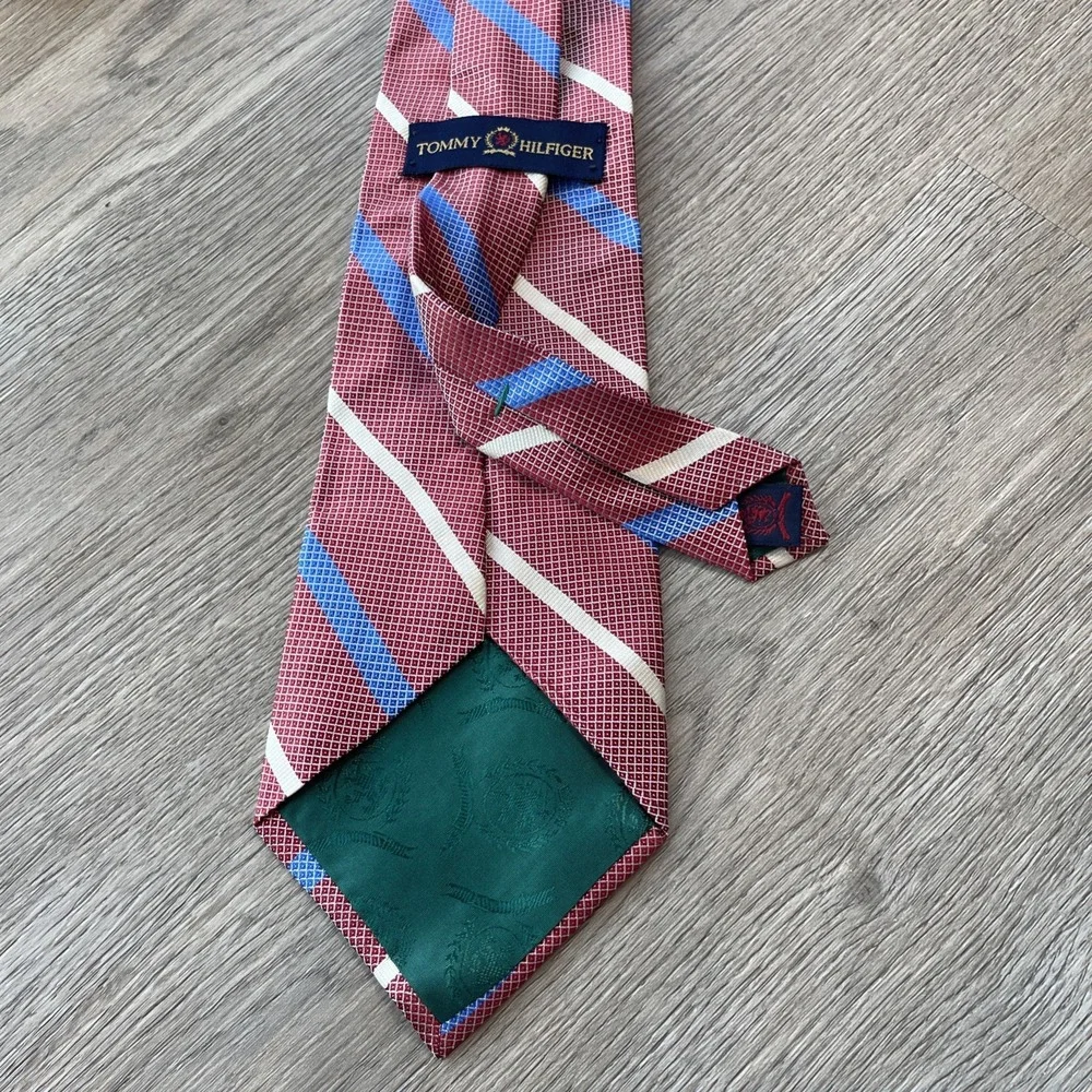 Tommy Hilfiger 100% silk